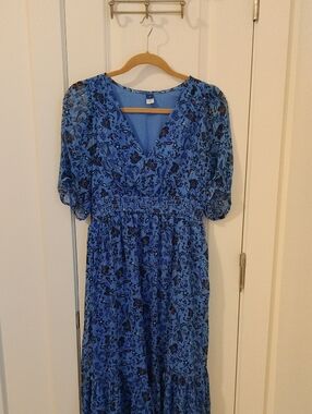 Old Navy Blue Floral V-Neck Maxi Dress